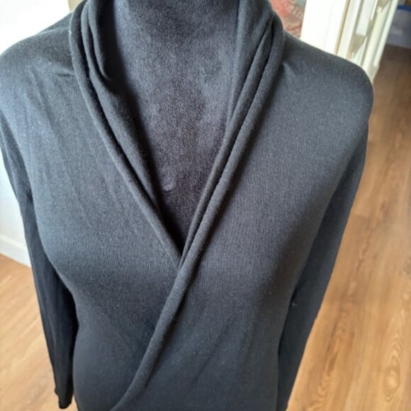 Elie Tahari Black Surplice Crossover Silk Cashmere Lightweight Sweater EUC Med - Picture 3 of 6